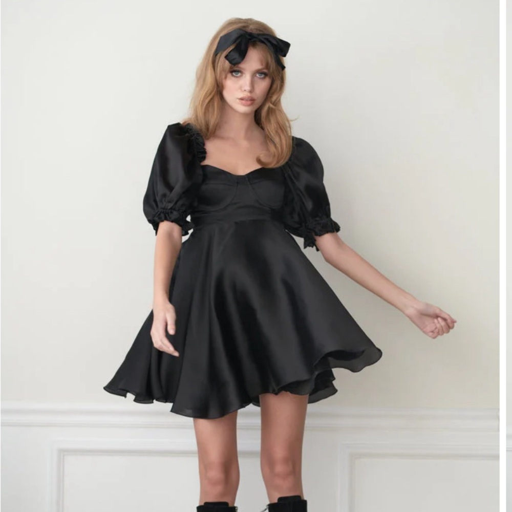 Selkie 3x Black Swan Parliament Dress